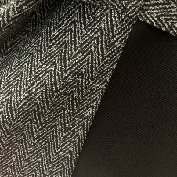 Tahari black womens blazer. Wore once like new. - Picture 4 of 6